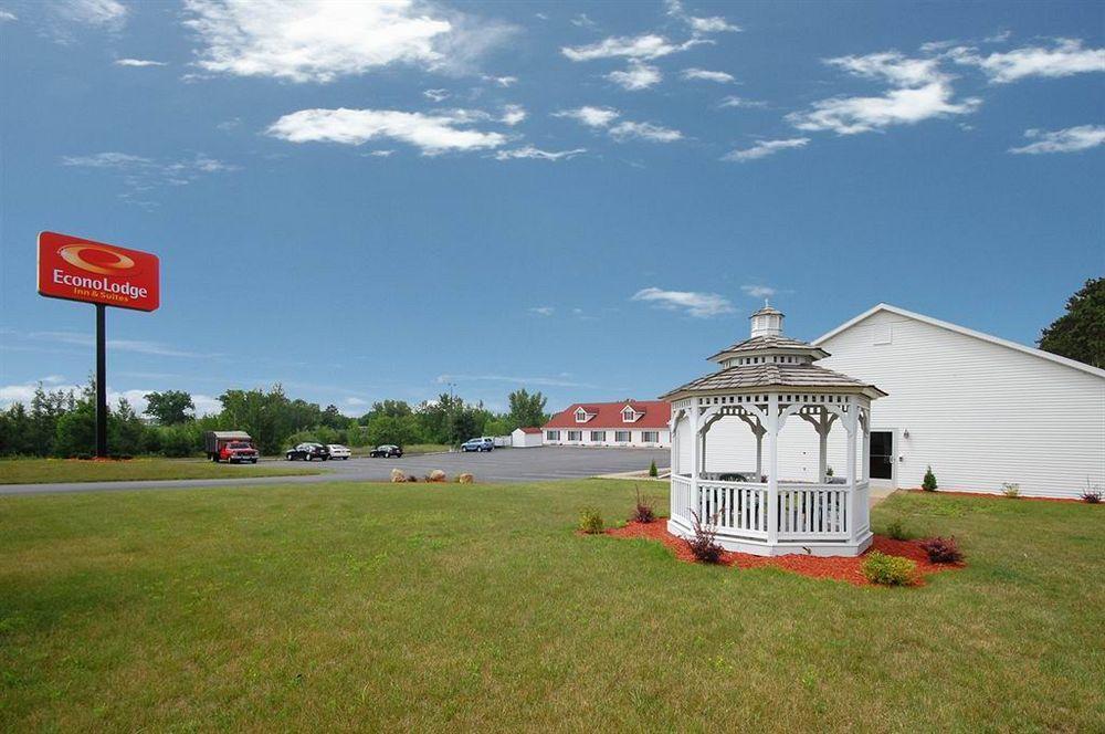 Econo Lodge Inn & Suites Eau Claire Exterior photo