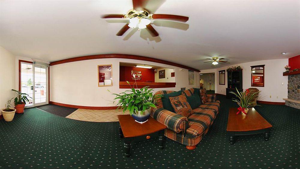 Econo Lodge Inn & Suites Eau Claire Exterior photo